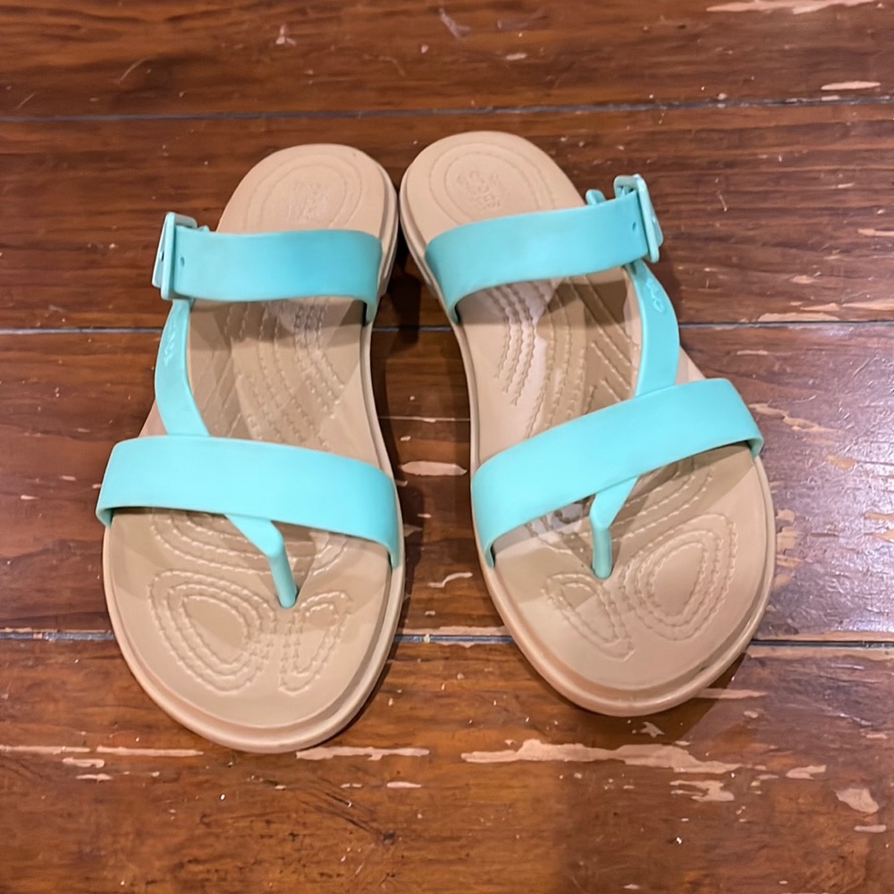Croc Tulum sandals (sz 6)